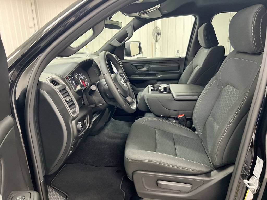 New 2026 RAM 1500 Express AWD/4WD image 19