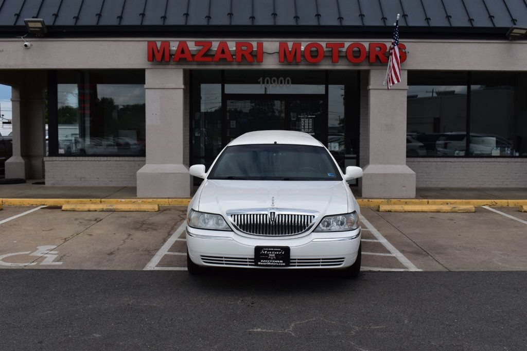 Used 2007 Lincoln Town Car Executive RWD image 5