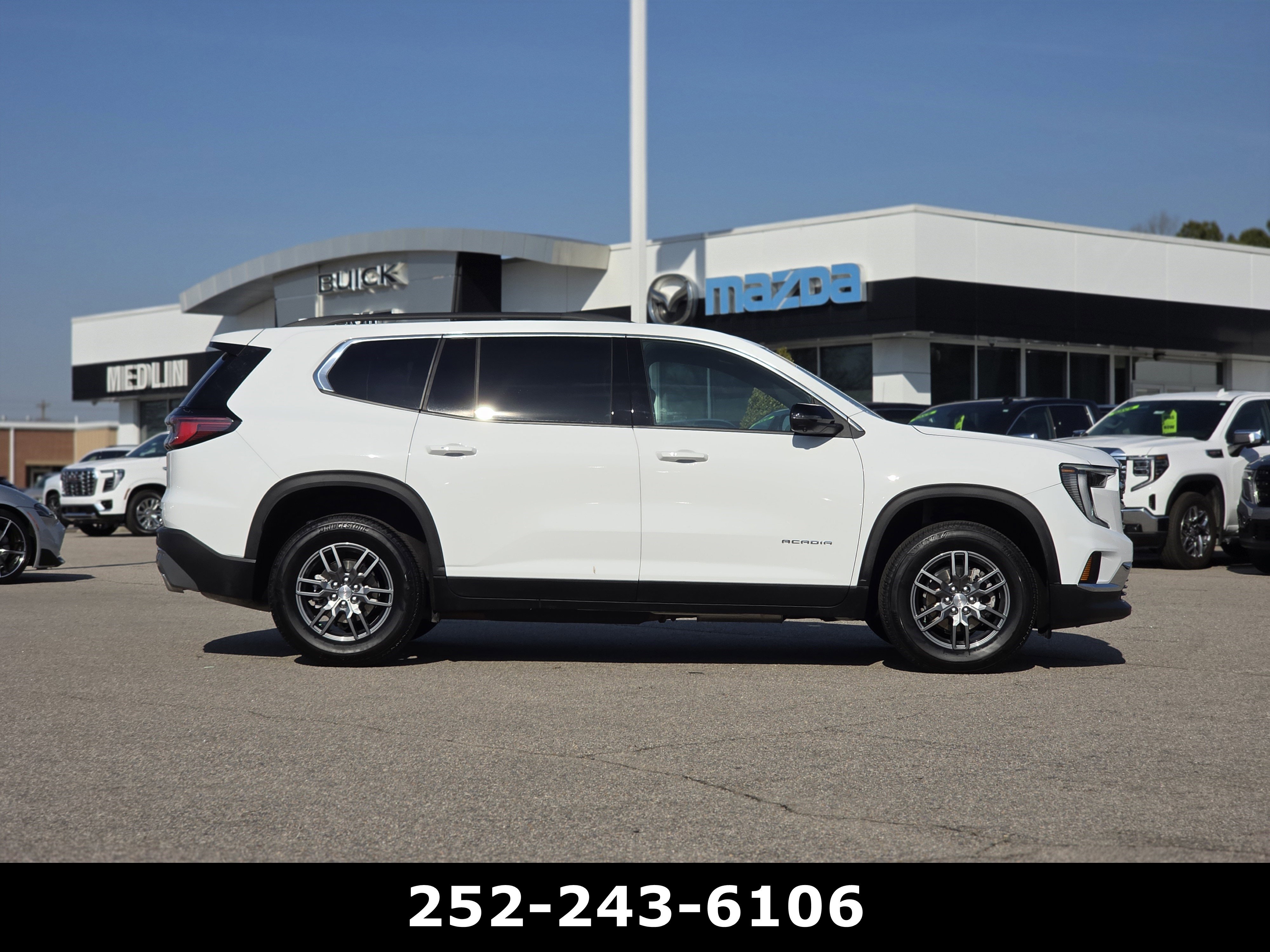 Used 2025 GMC Acadia Elevation FWD image 8