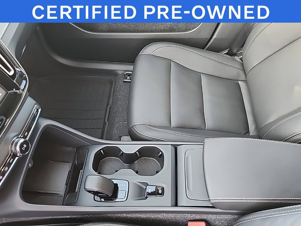 Used 2025 Volvo XC40 B5 Core w/ Protection Package Premier AWD/4WD image 12