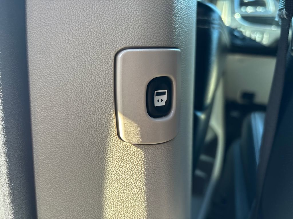 Used 2020 Dodge Grand Caravan SXT FWD image 33