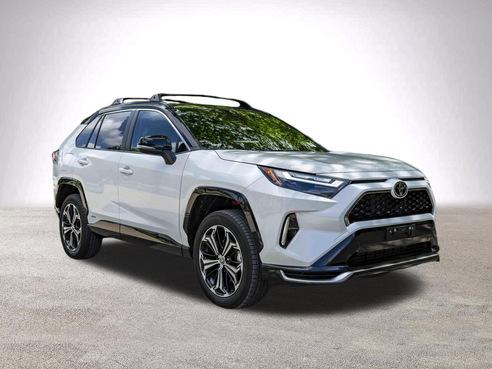 Used 2025 Toyota RAV4 XSE w/ Weather Package image 2