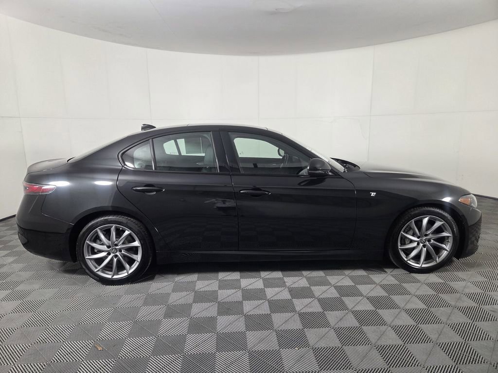 Used 2024 Alfa Romeo Giulia Ti w/ Active Assist Plus Package image 5