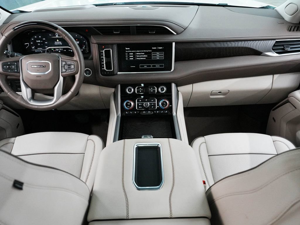 Used 2024 GMC Yukon XL Denali w/ Advanced Technology Package AWD/4WD image 35