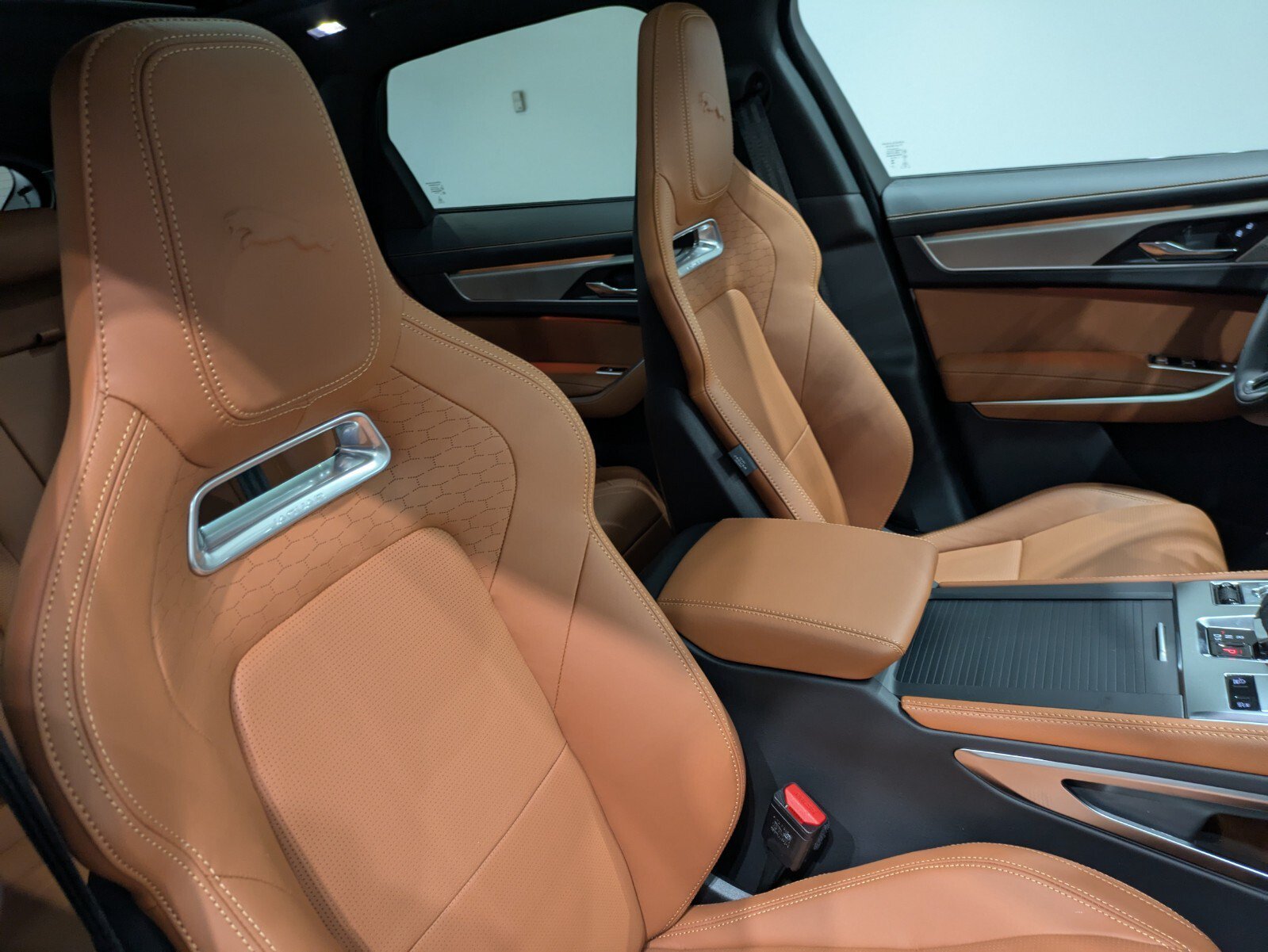 New 2026 Jaguar F-PACE R-Dynamic S AWD/4WD image 25