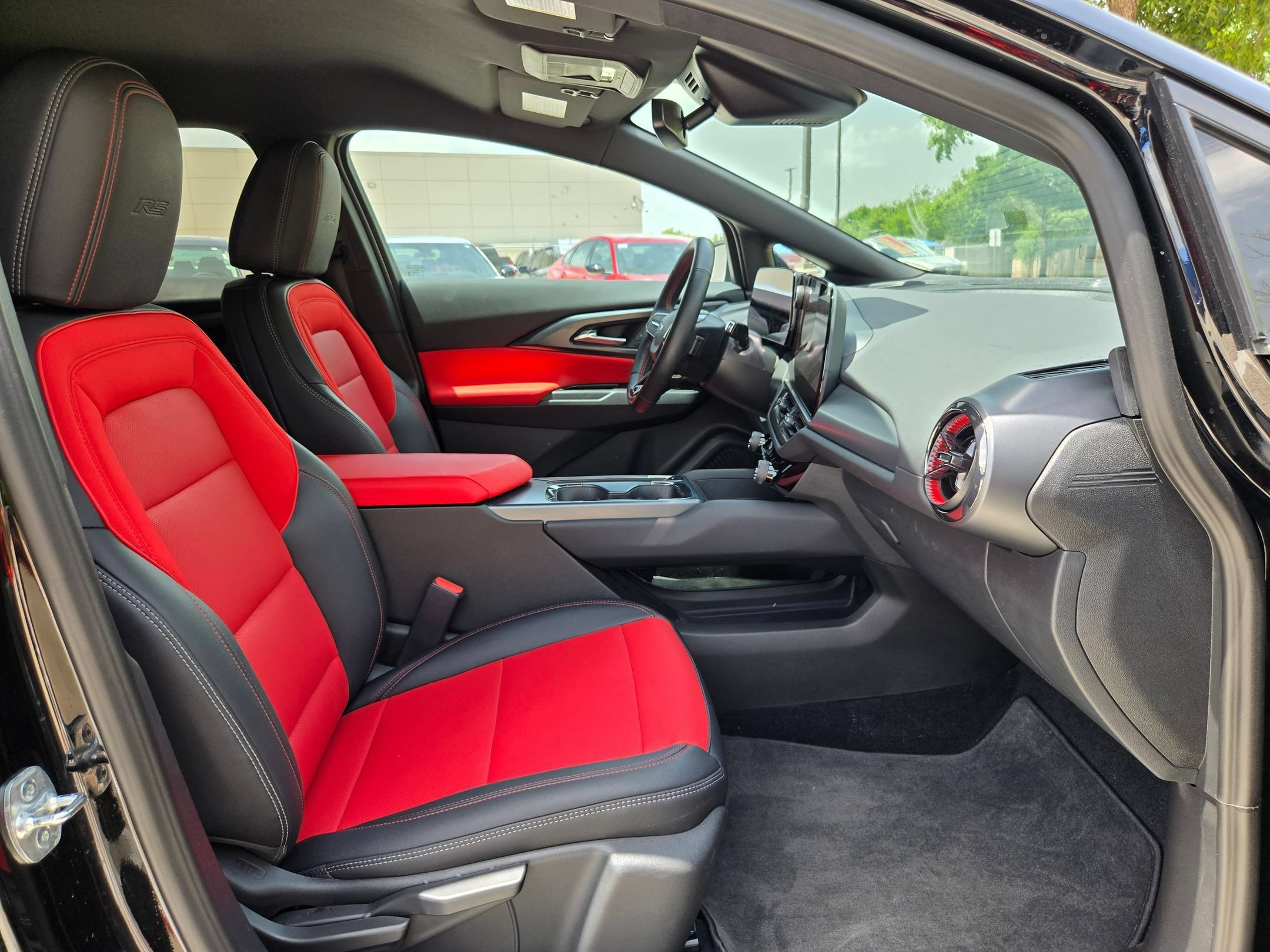 Used 2025 Chevrolet Equinox EV RS FWD image 27