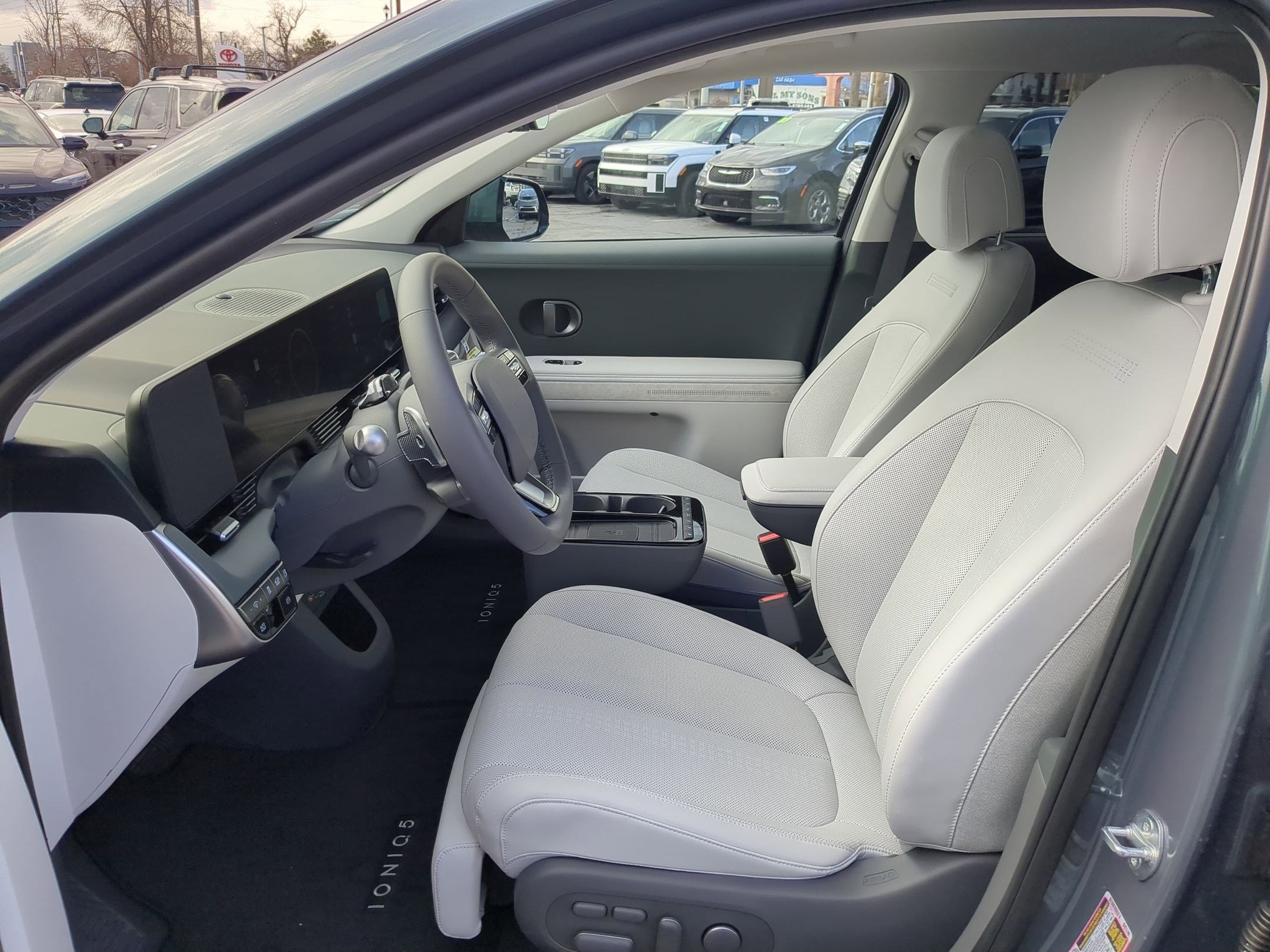 Certified 2025 Hyundai Ioniq 5 Limited image 17