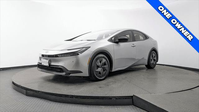 Used 2023 Toyota Prius LE FWD image 2