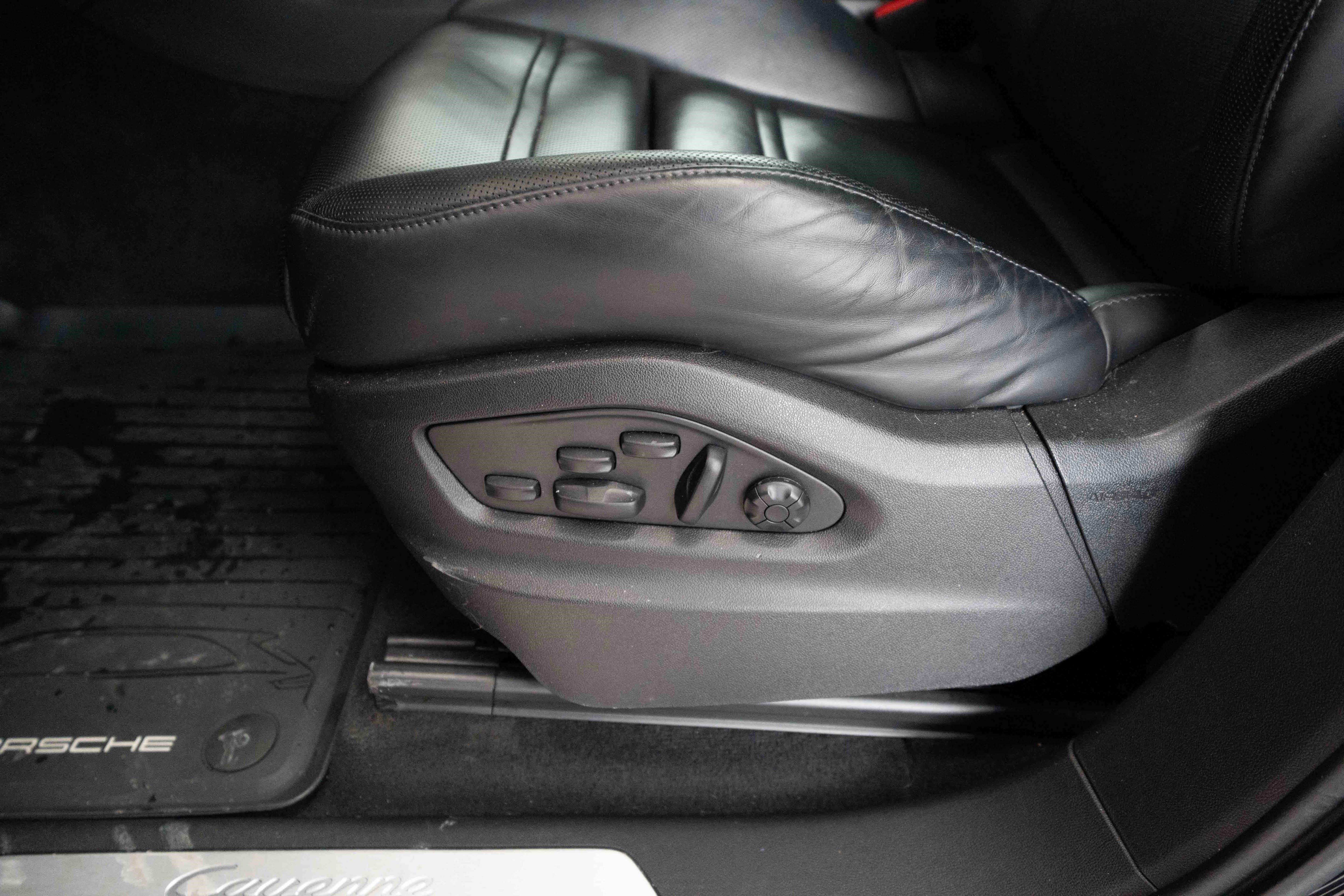 Used 2023 Porsche Cayenne image 12