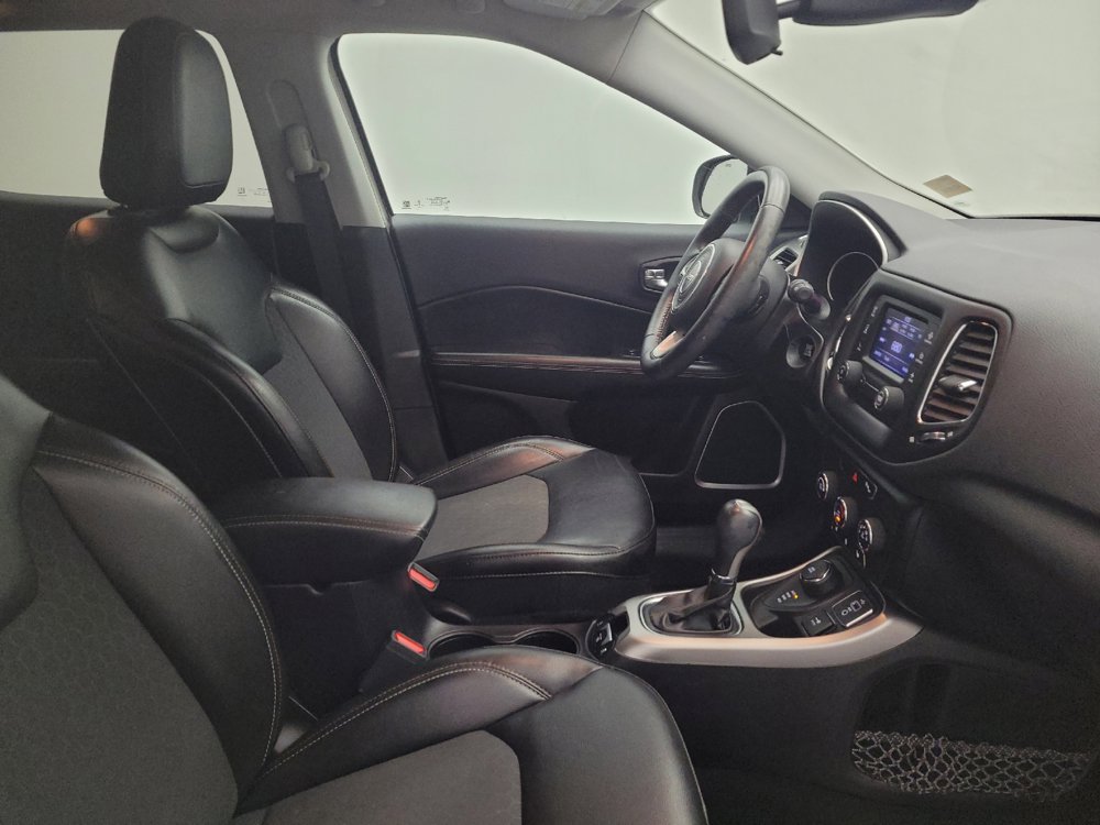 Used 2018 Jeep Compass Latitude w/ Safe & Security Group AWD/4WD image 21