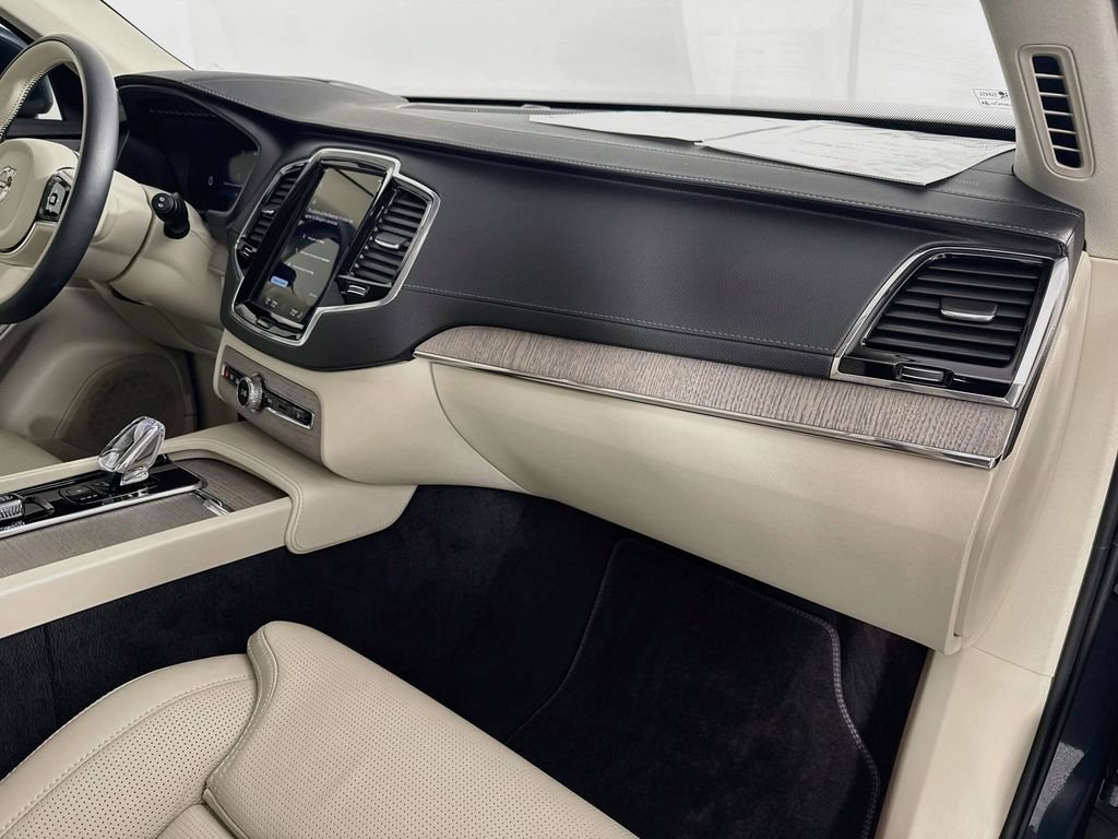 Used 2025 Volvo XC90 T8 Ultra AWD/4WD image 25