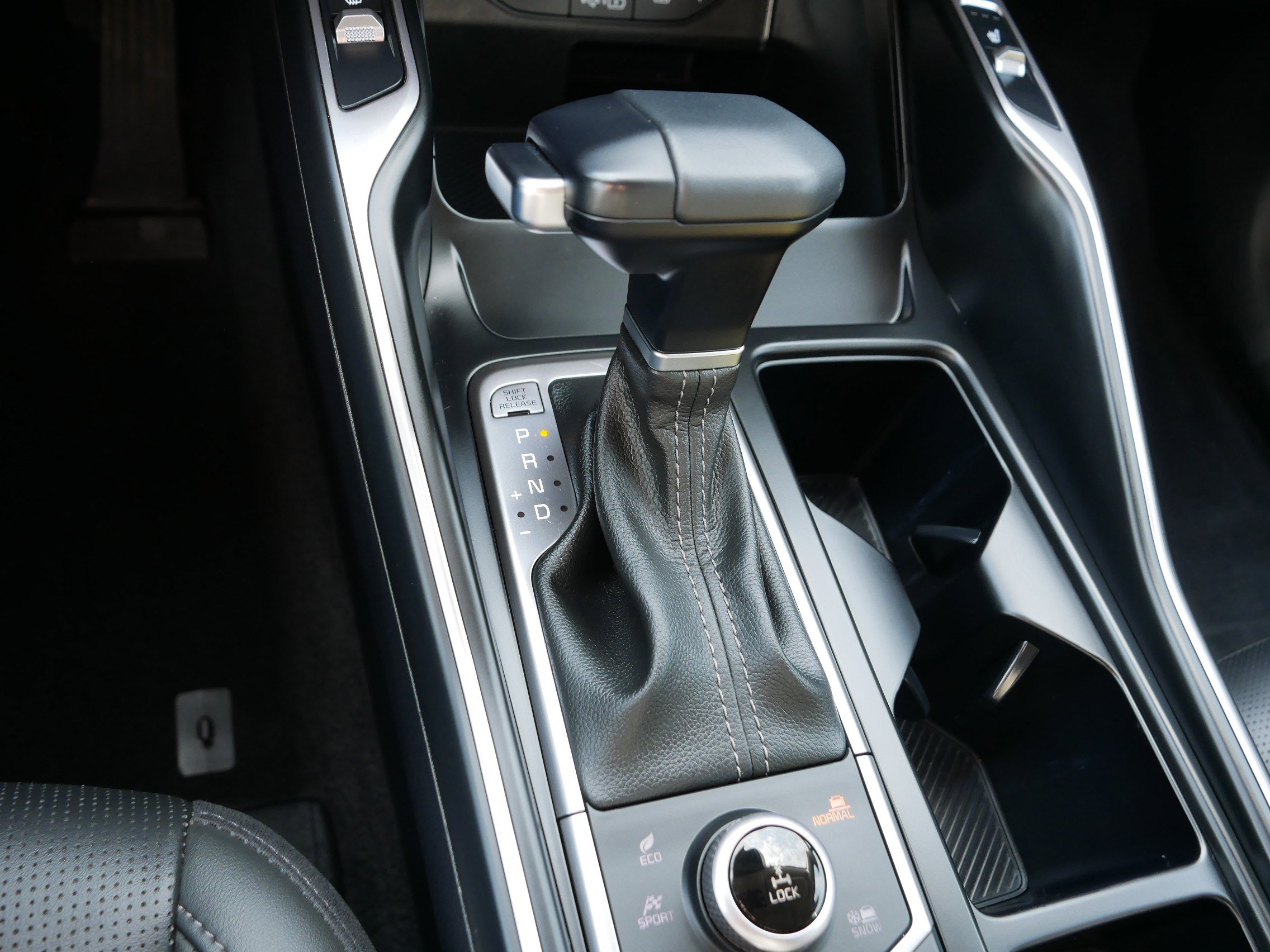 Certified 2025 Kia Sorento S w/ Panoramic Sunroof Package image 24