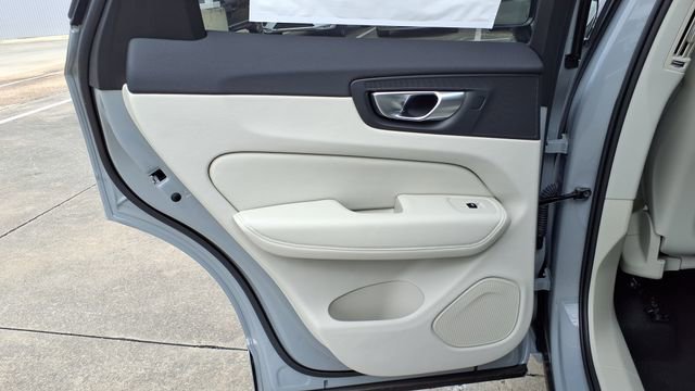 New 2026 Volvo XC60 B5 Ultra w/ Climate Package image 15