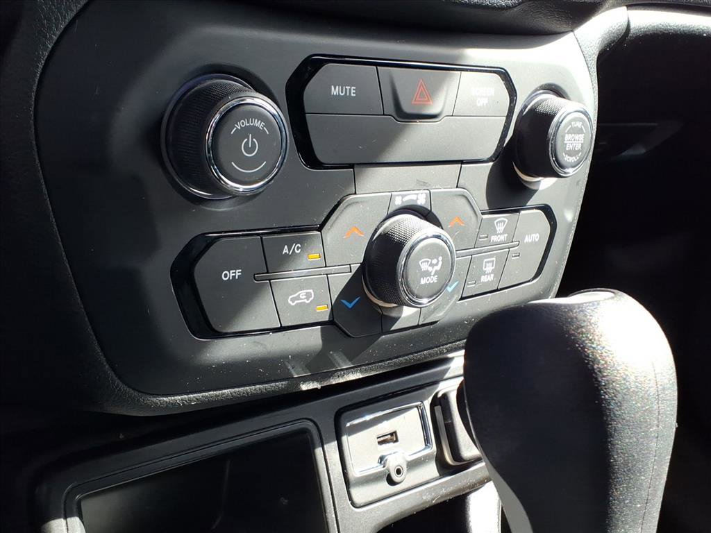 Used 2020 Jeep Renegade Altitude image 13