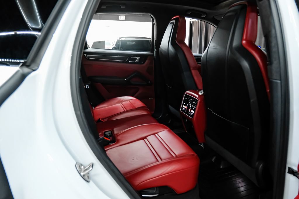 Used 2021 Porsche Cayenne GTS w/ Sport Chrono Package (8LH) AWD/4WD image 53