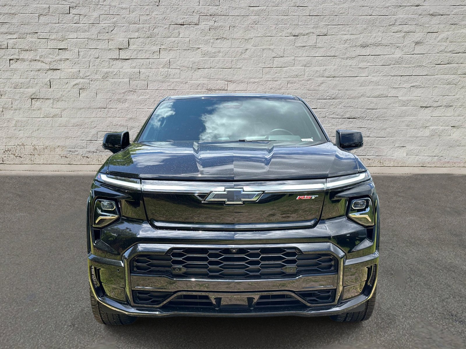 Used 2025 Chevrolet Silverado EV RST AWD/4WD image 6