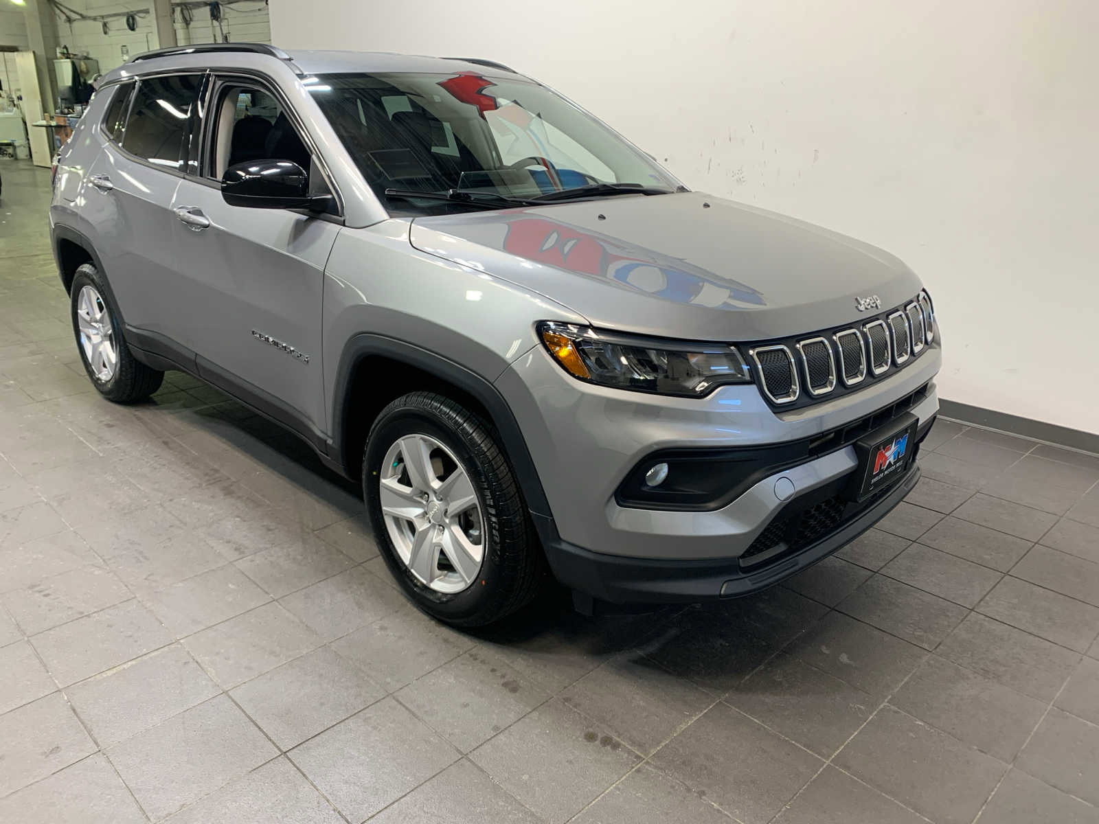Used 2022 Jeep Compass Latitude image 2