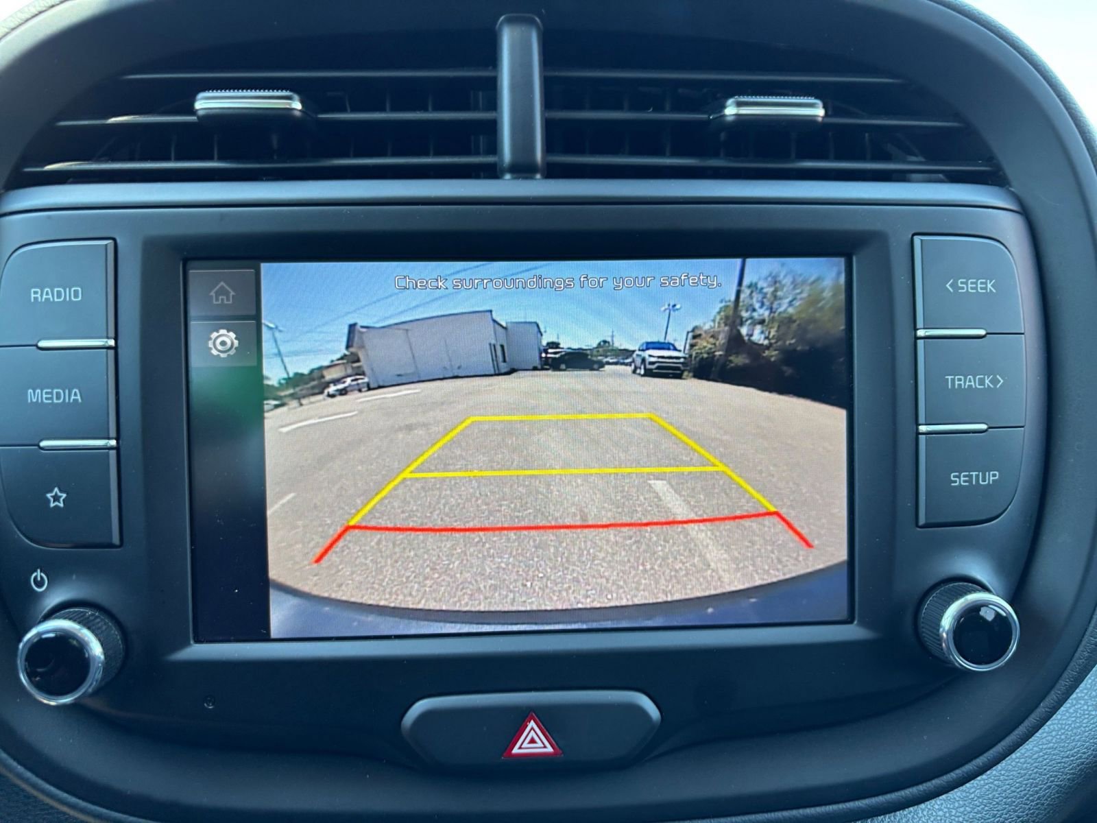 Used 2025 Kia Soul LX w/ LX Technology Package FWD image 23