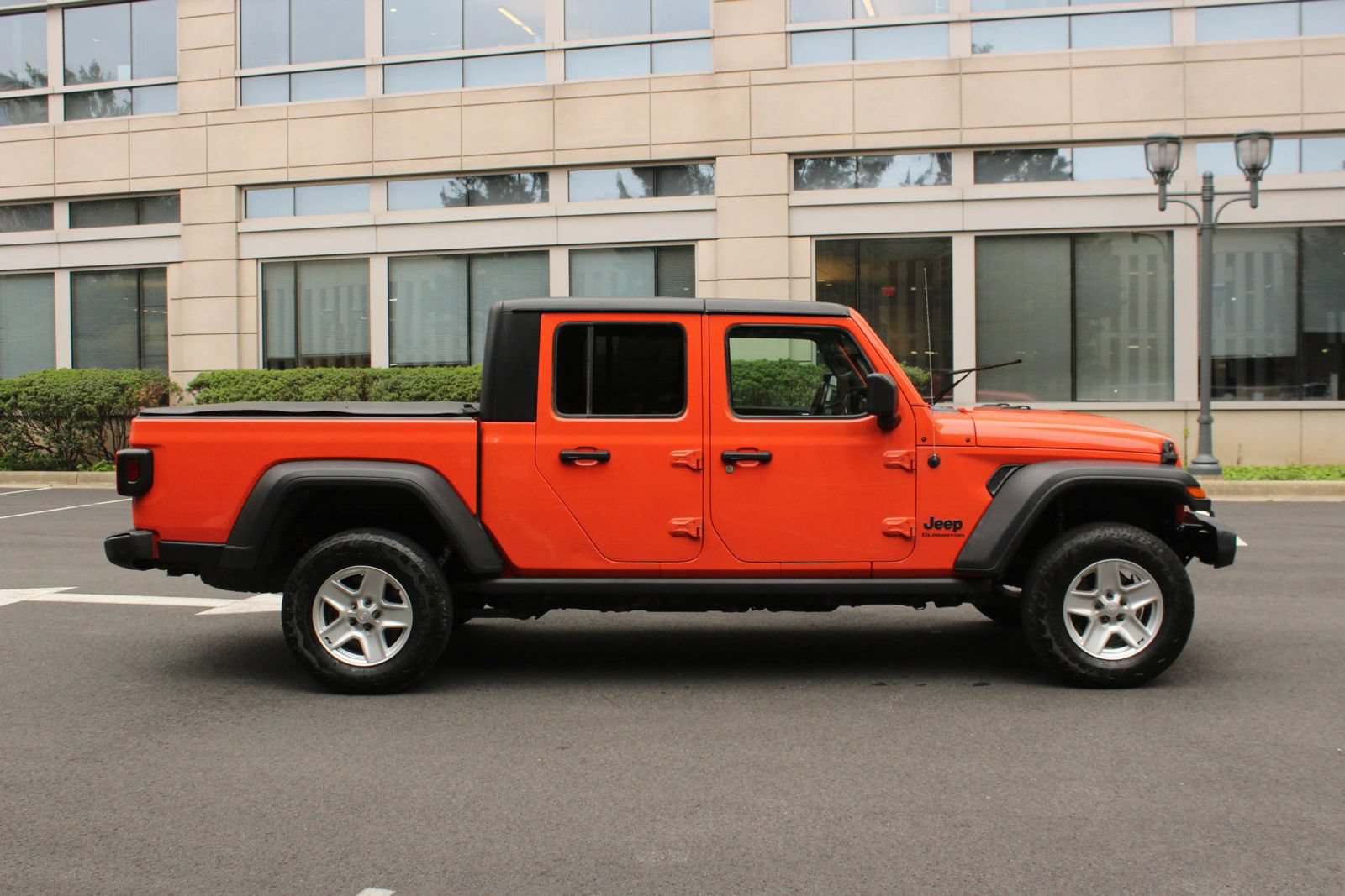 Used 2020 Jeep Gladiator Sport w/ Quick Order Package 24S AWD/4WD image 6