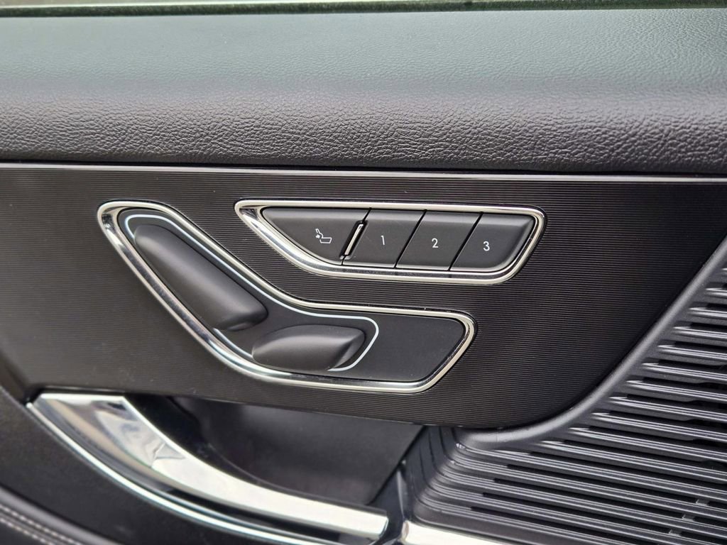 Used 2021 Lincoln Corsair AWD w/ Equipment Group 101A image 38