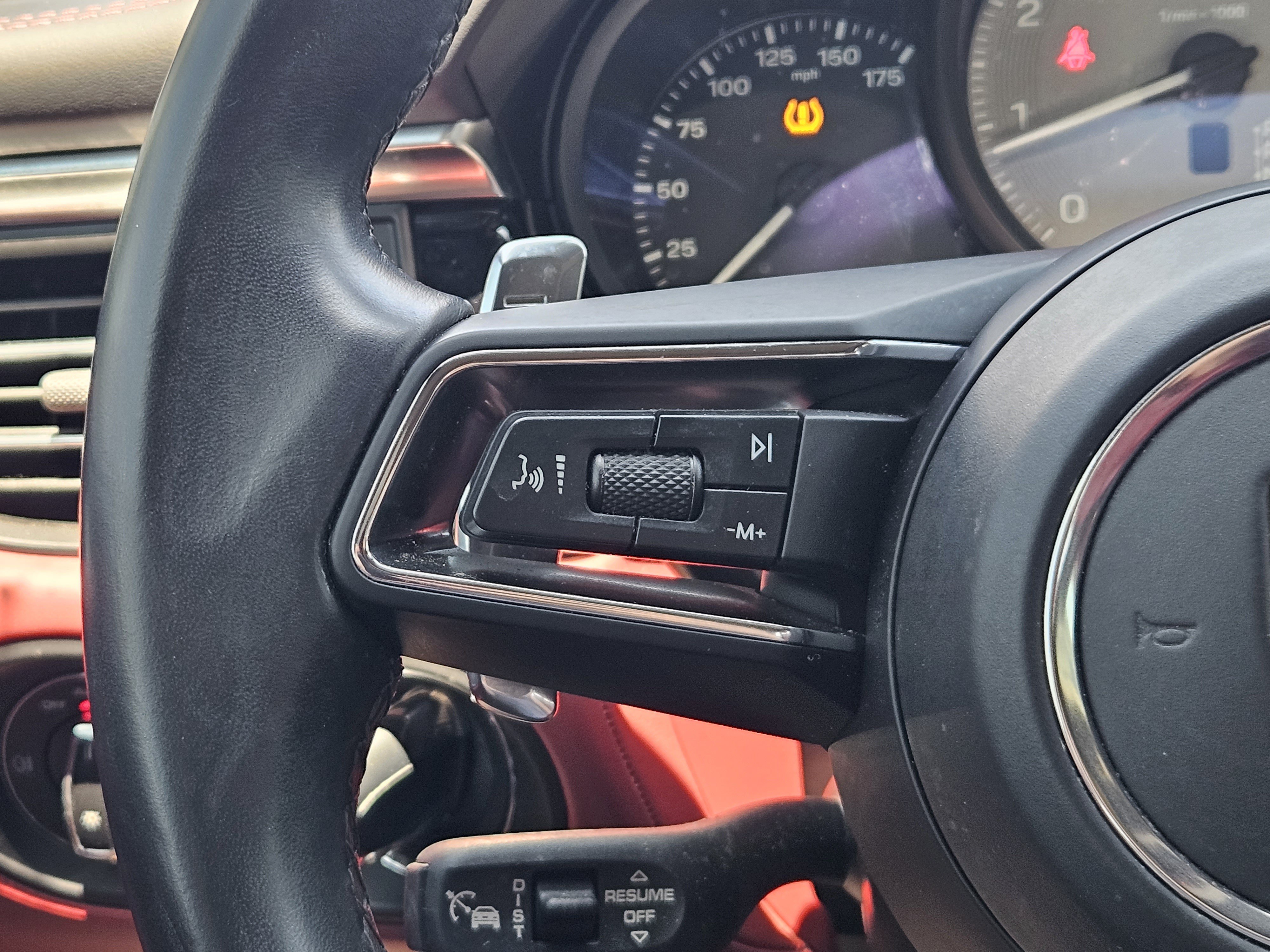 Certified 2024 Porsche Macan S AWD/4WD image 26
