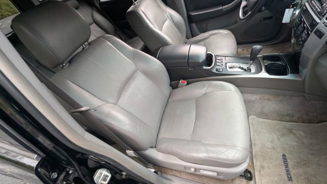 Used 2004 Toyota 4Runner Limited image 18