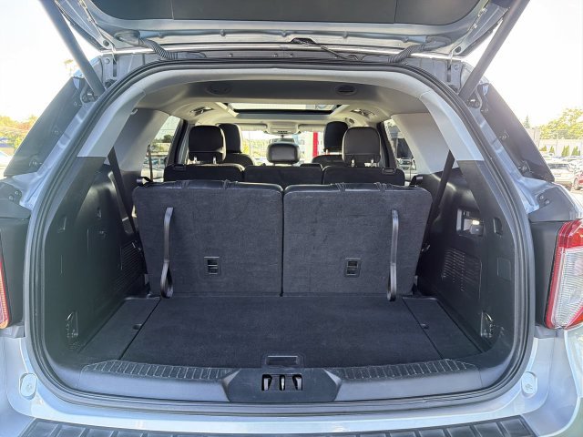 Used 2021 Ford Explorer XLT w/ Equipment Group 202A AWD/4WD image 28