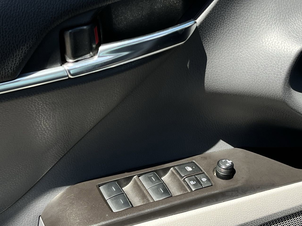 Used 2024 Toyota Camry SE FWD image 21