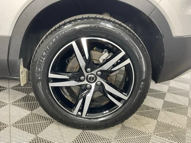 Certified 2025 Volvo XC40 B5 Core AWD/4WD image 34