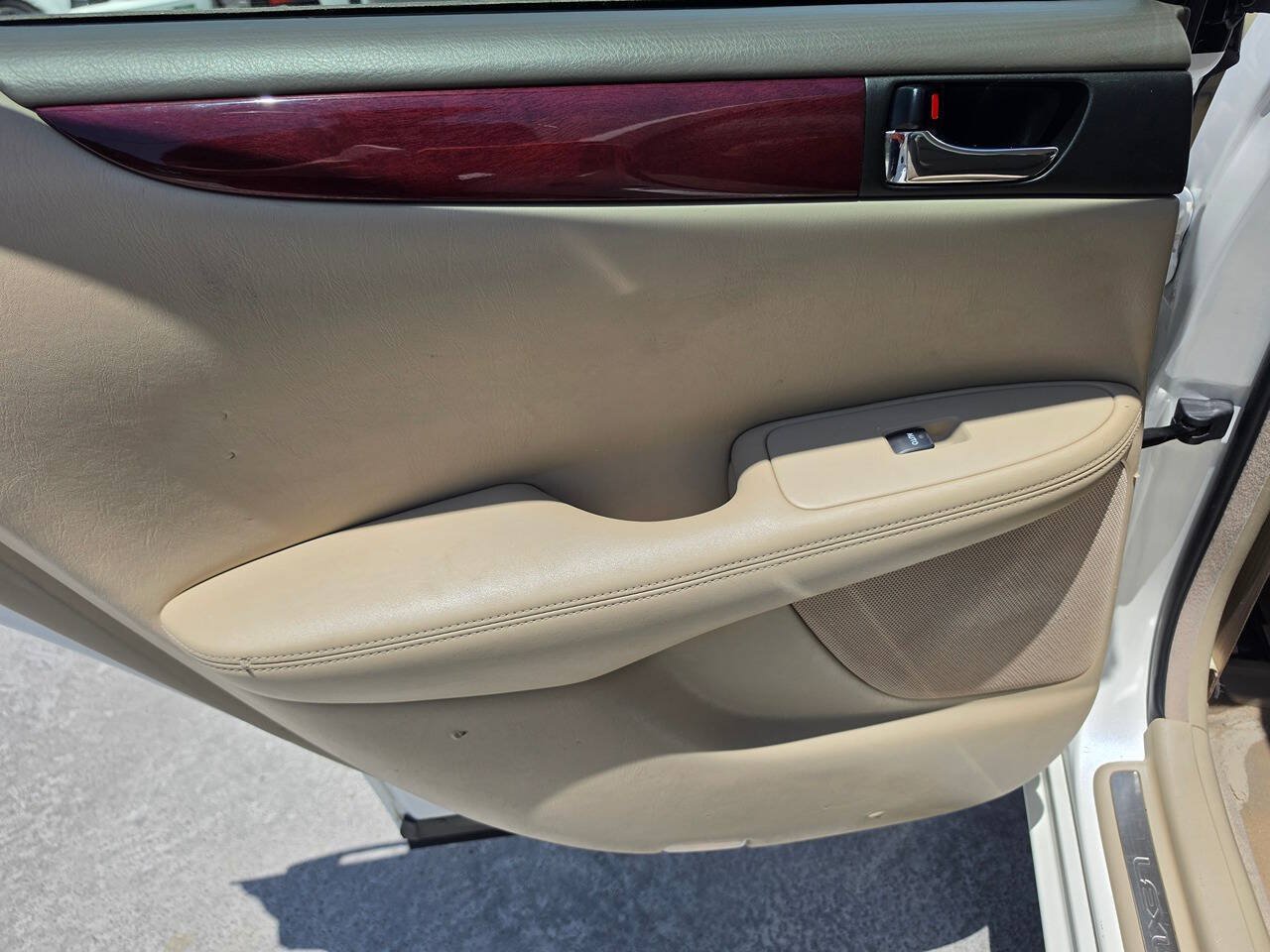 Used 2002 Lexus ES 330 w/ Premium Pkg FWD image 22