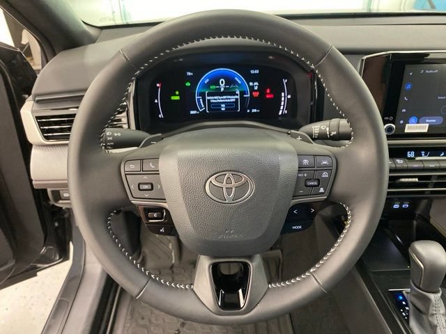 Used 2026 Toyota Camry SE AWD/4WD image 19