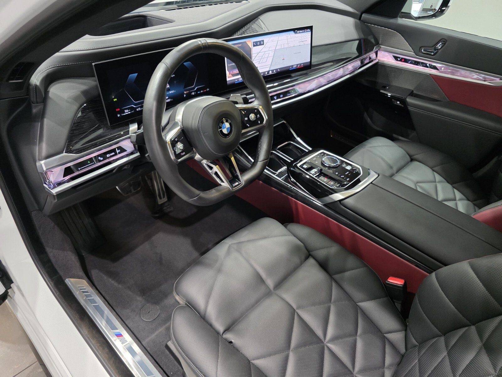 Used 2025 BMW 740i xDrive AWD/4WD image 7
