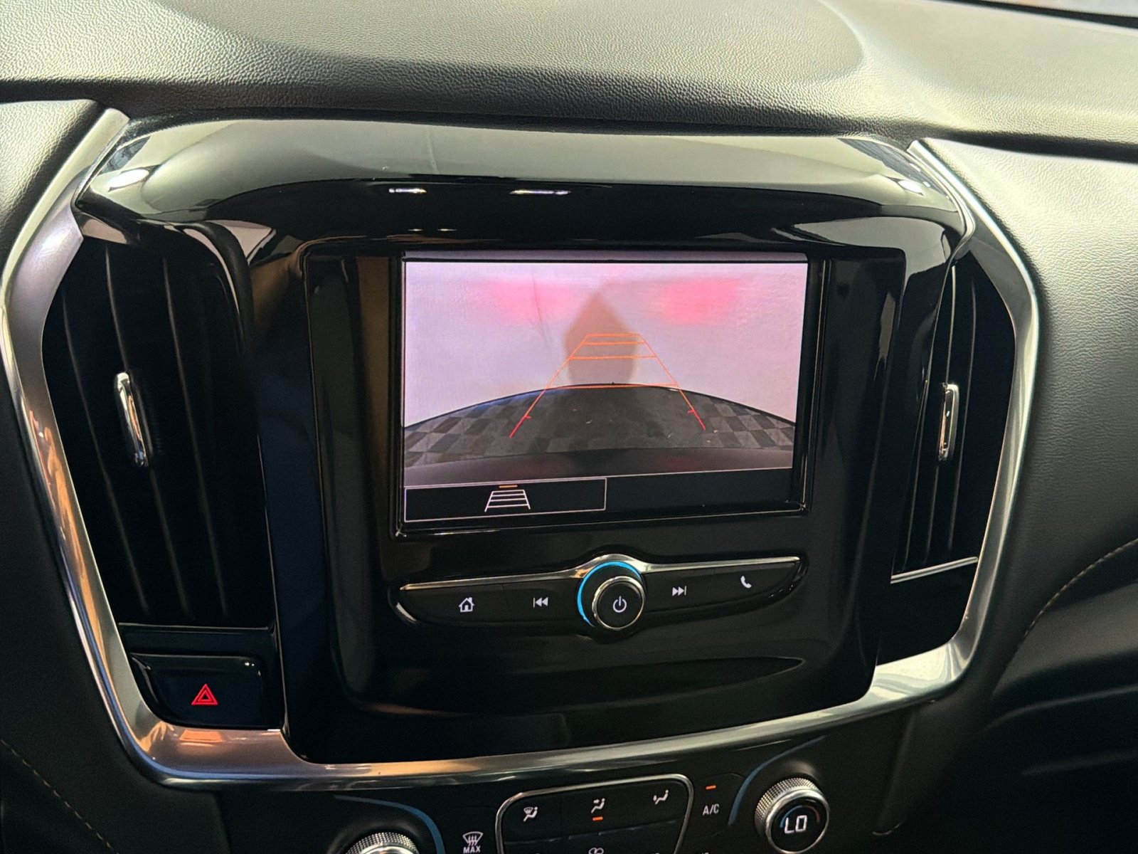 Used 2021 Chevrolet Traverse LS AWD/4WD image 19