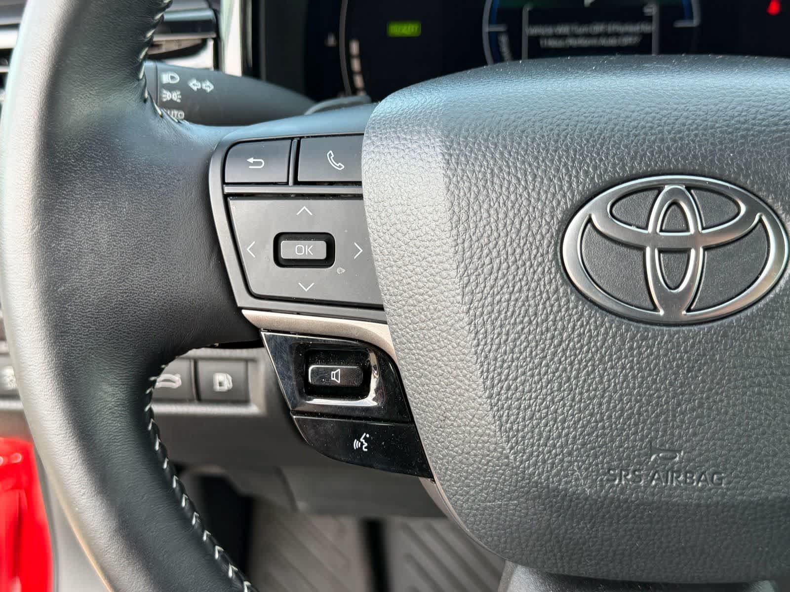 Used 2025 Toyota Camry SE FWD image 10