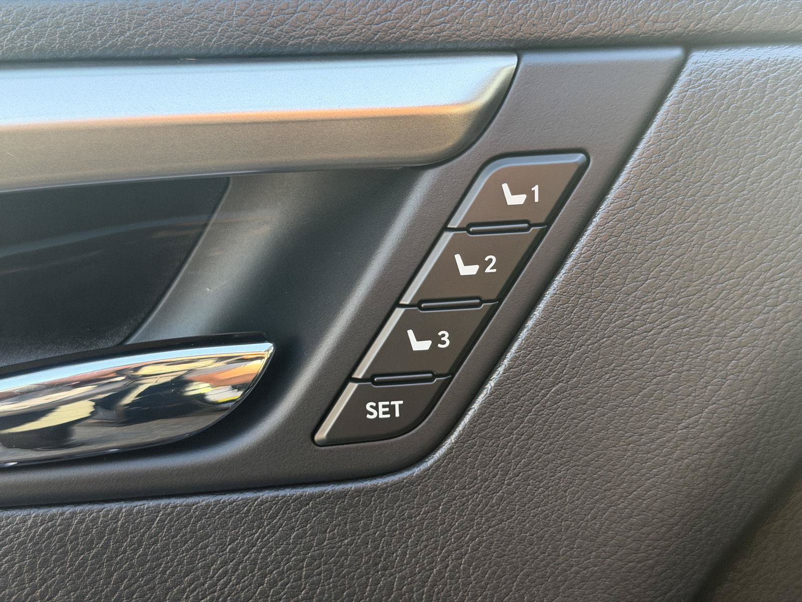 Used 2019 Lexus RX 450hL Luxury w/ Accessory Package AWD/4WD image 30