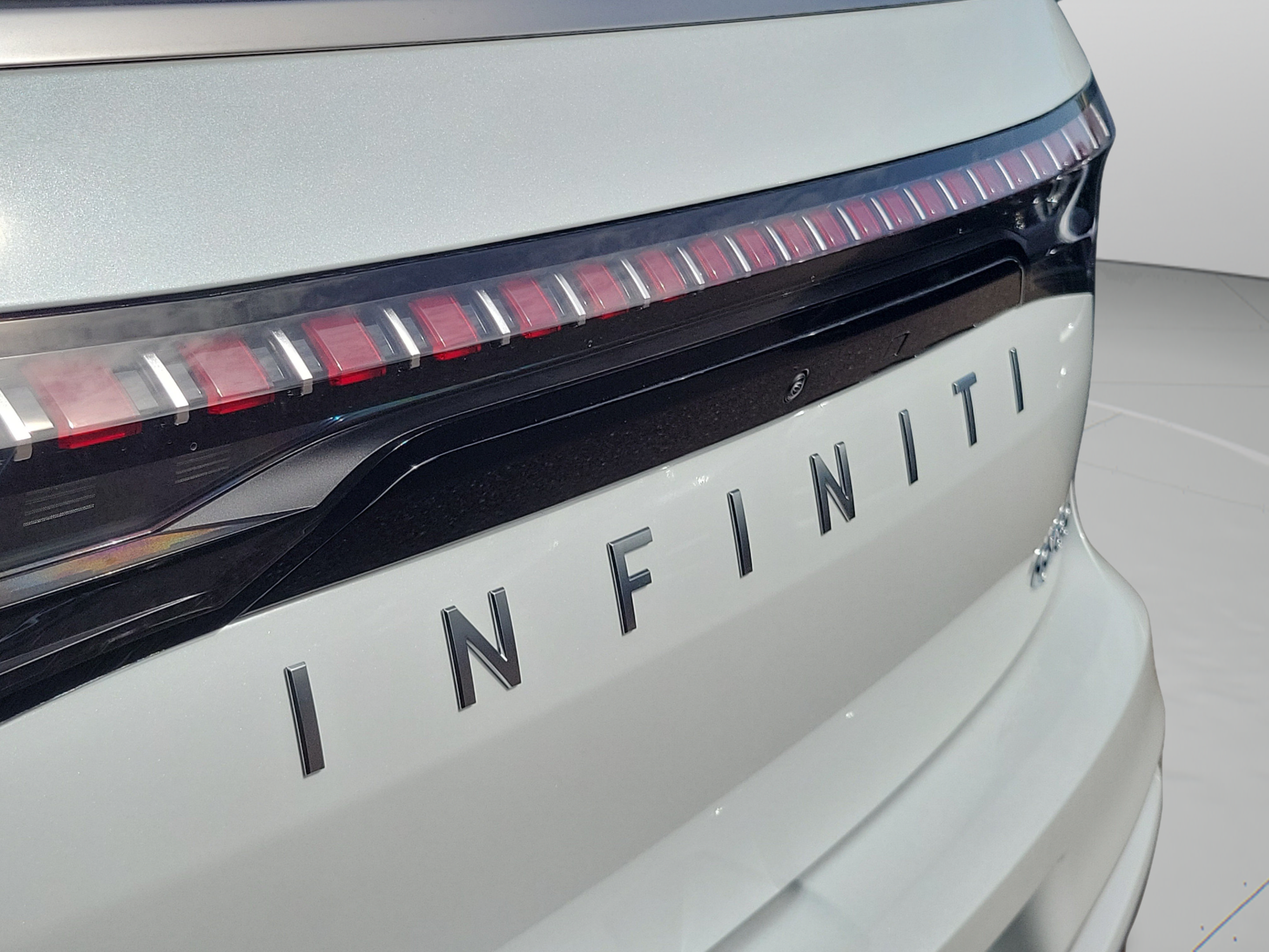 New 2027 INFINITI QX80 Luxe w/ Cargo Package RWD image 30