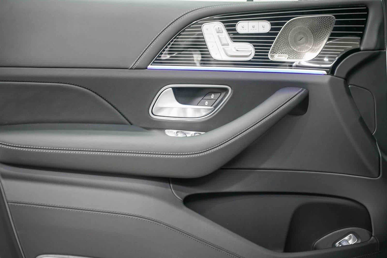 New 2026 Mercedes-Benz Maybach GLS 600 4MATIC image 23