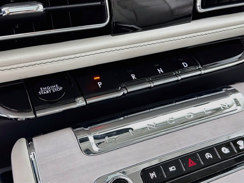New 2026 Lincoln Aviator Reserve w/ Illumination Package RWD image 17