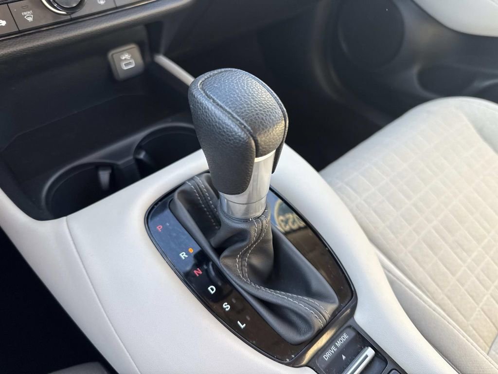 Used 2023 Honda HR-V LX image 23