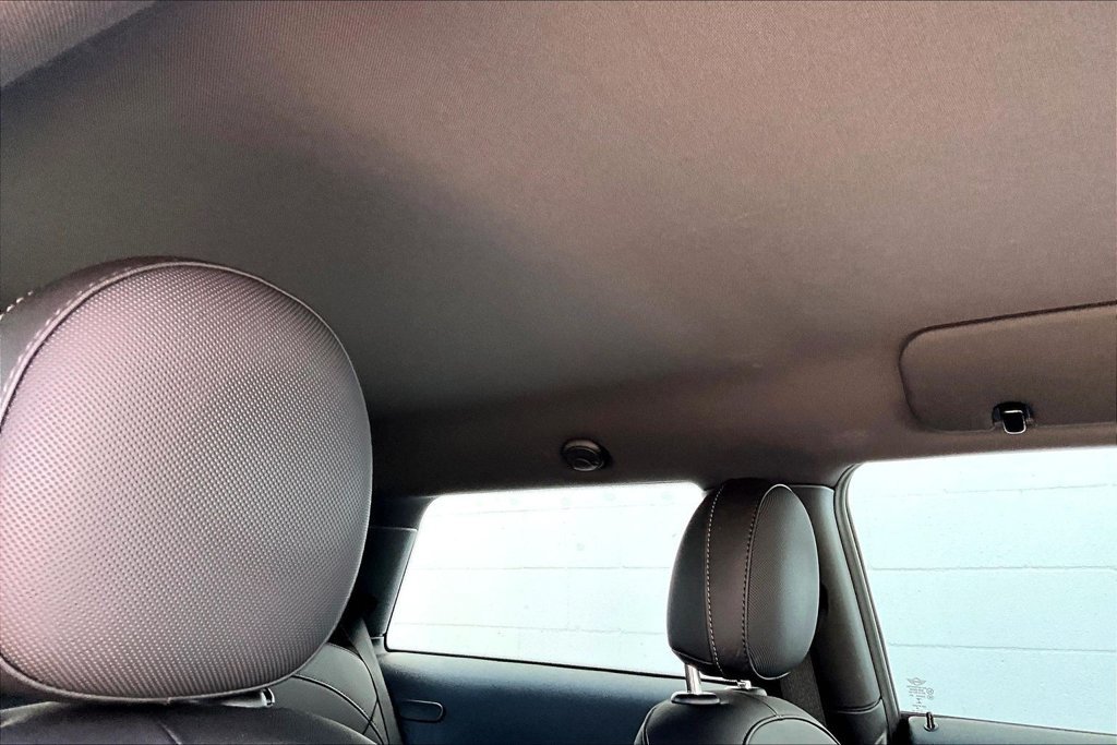 Used 2019 MINI Cooper 2-Door Hardtop w/ Signature Upholstery Package FWD image 18