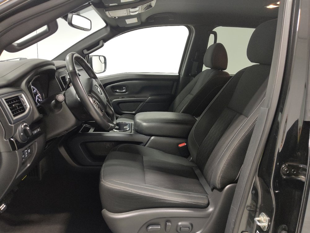 Used 2019 Nissan Titan SV w/ SV Convenience Package image 17