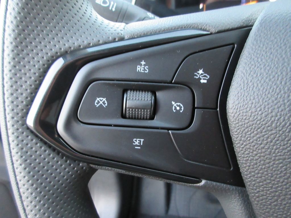 New 2026 Chevrolet Trax LT w/ LPO, Blackout Package FWD image 23