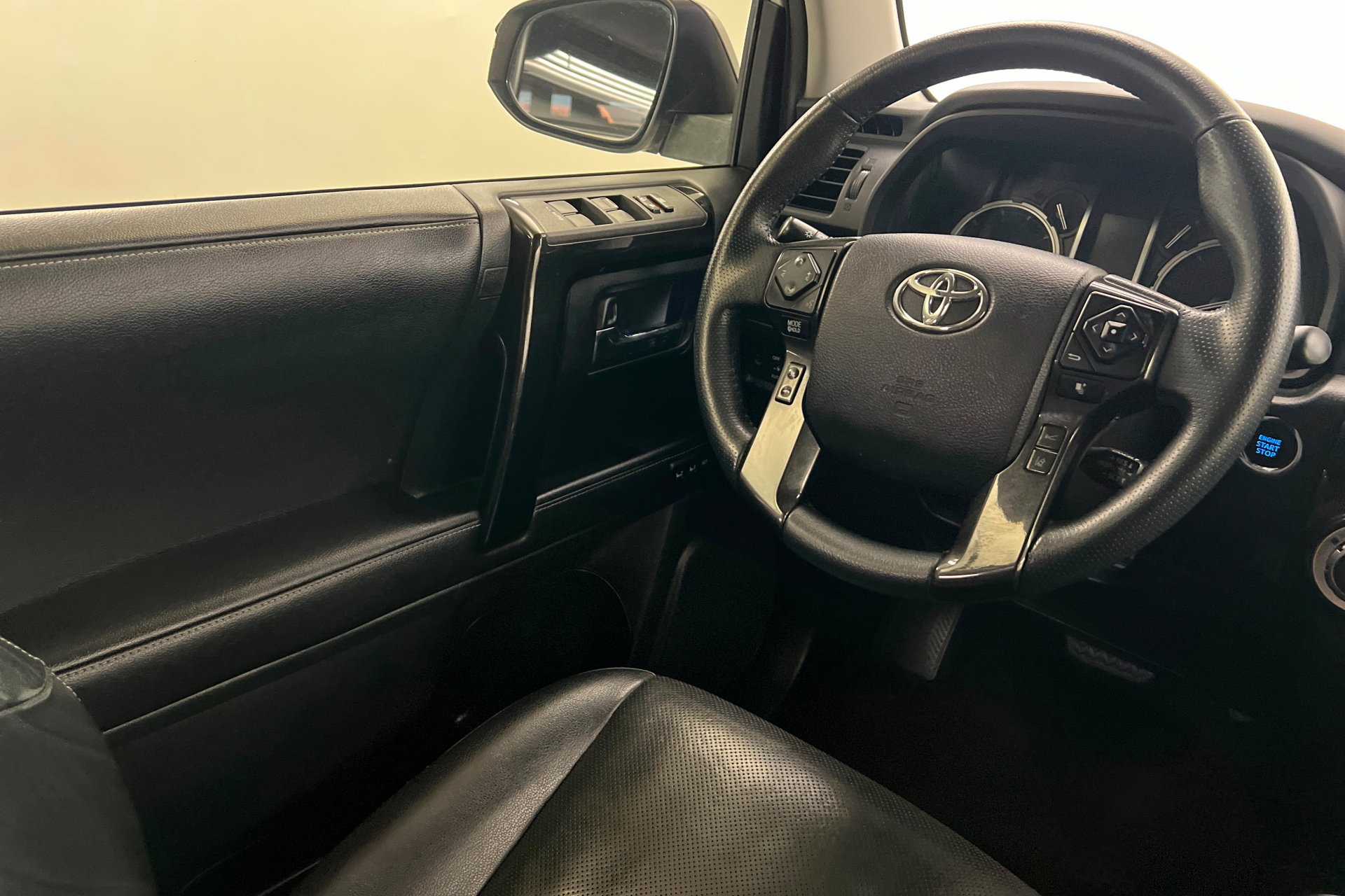 Used 2020 Toyota 4Runner Limited AWD/4WD image 12
