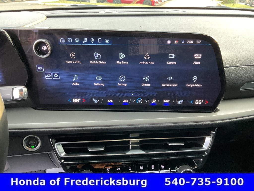 Used 2025 Chevrolet Traverse LT FWD image 35