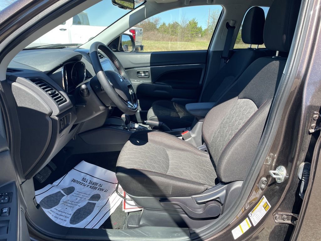 Used 2025 Mitsubishi Outlander Sport SE image 10