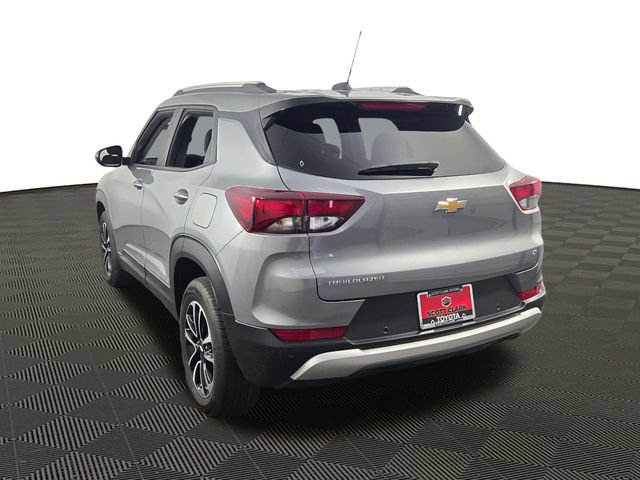 Used 2025 Chevrolet TrailBlazer LT w/ Convenience Package FWD image 6