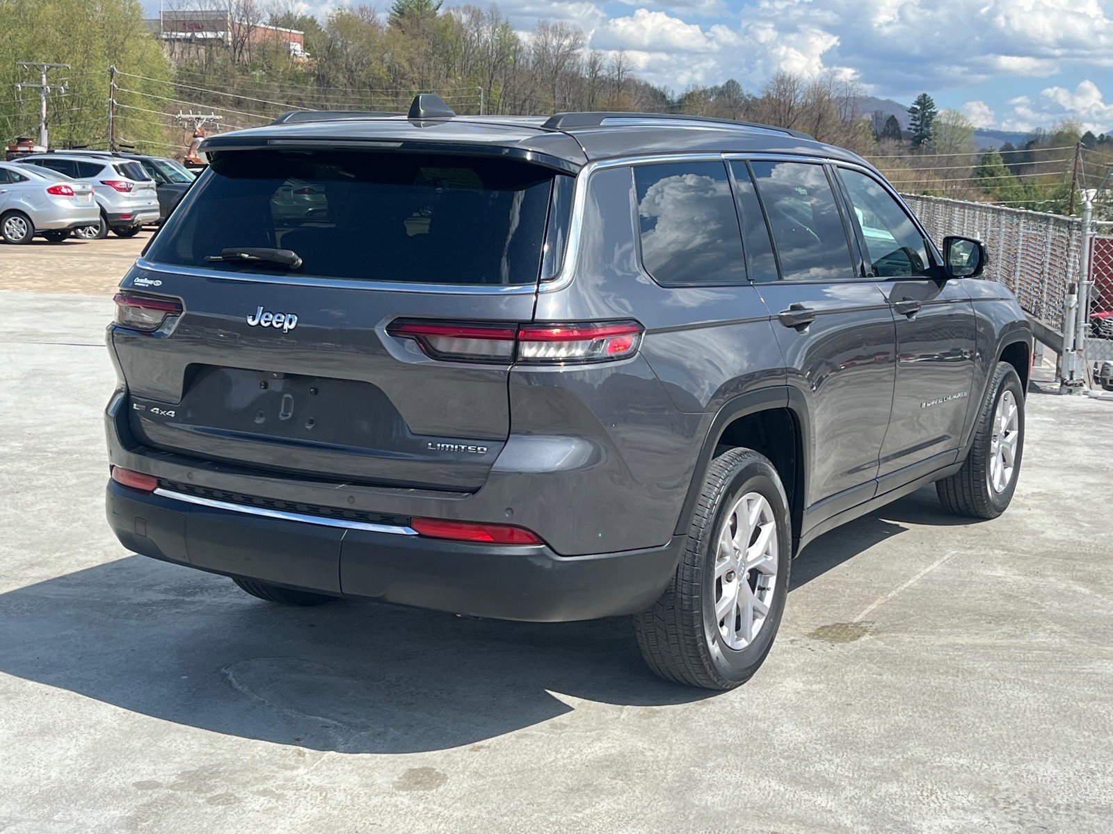 Used 2021 Jeep Grand Cherokee L Limited AWD/4WD image 3