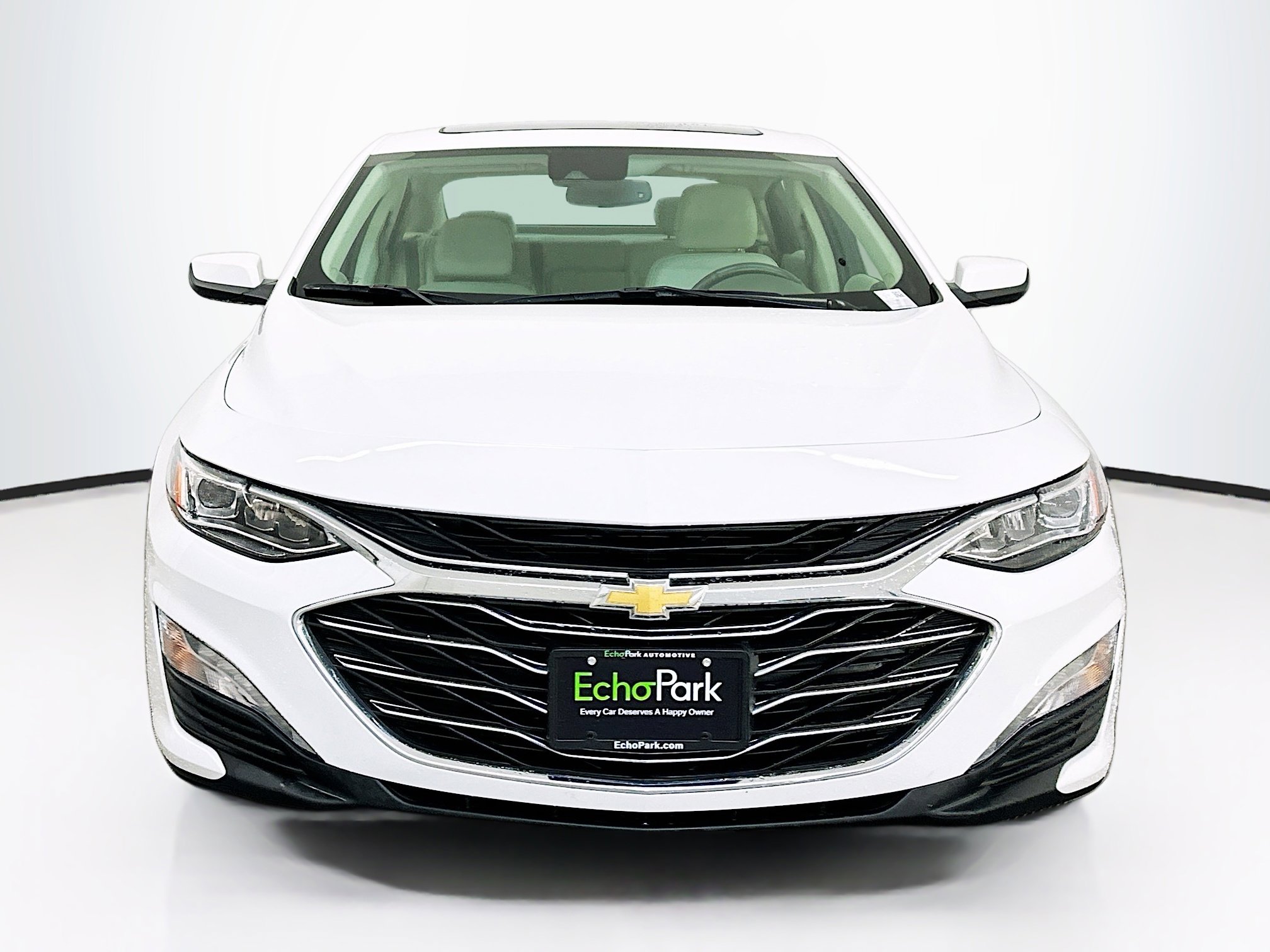 Used 2024 Chevrolet Malibu LT image 2