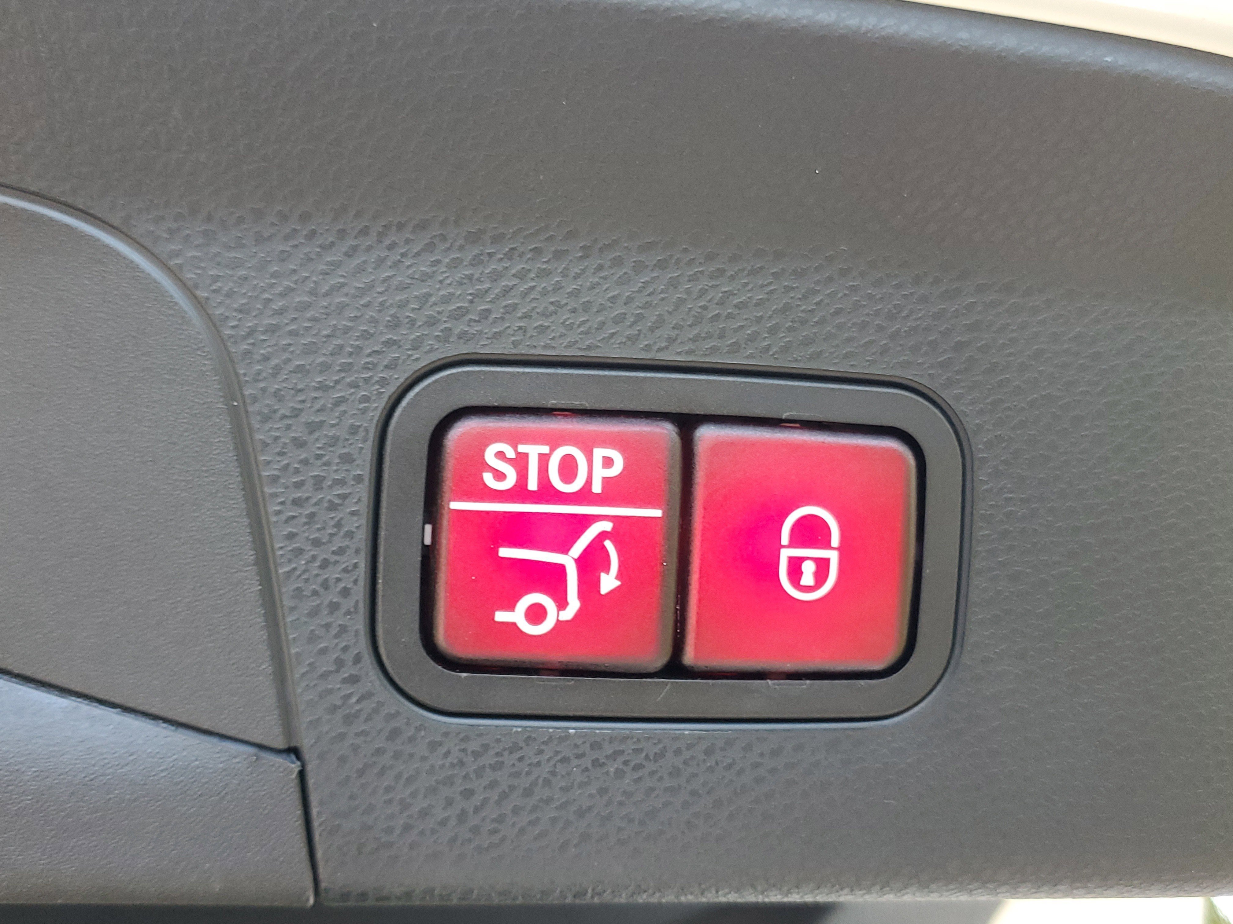 Used 2021 Mercedes-Benz GLC 300 4MATIC Coupe image 11