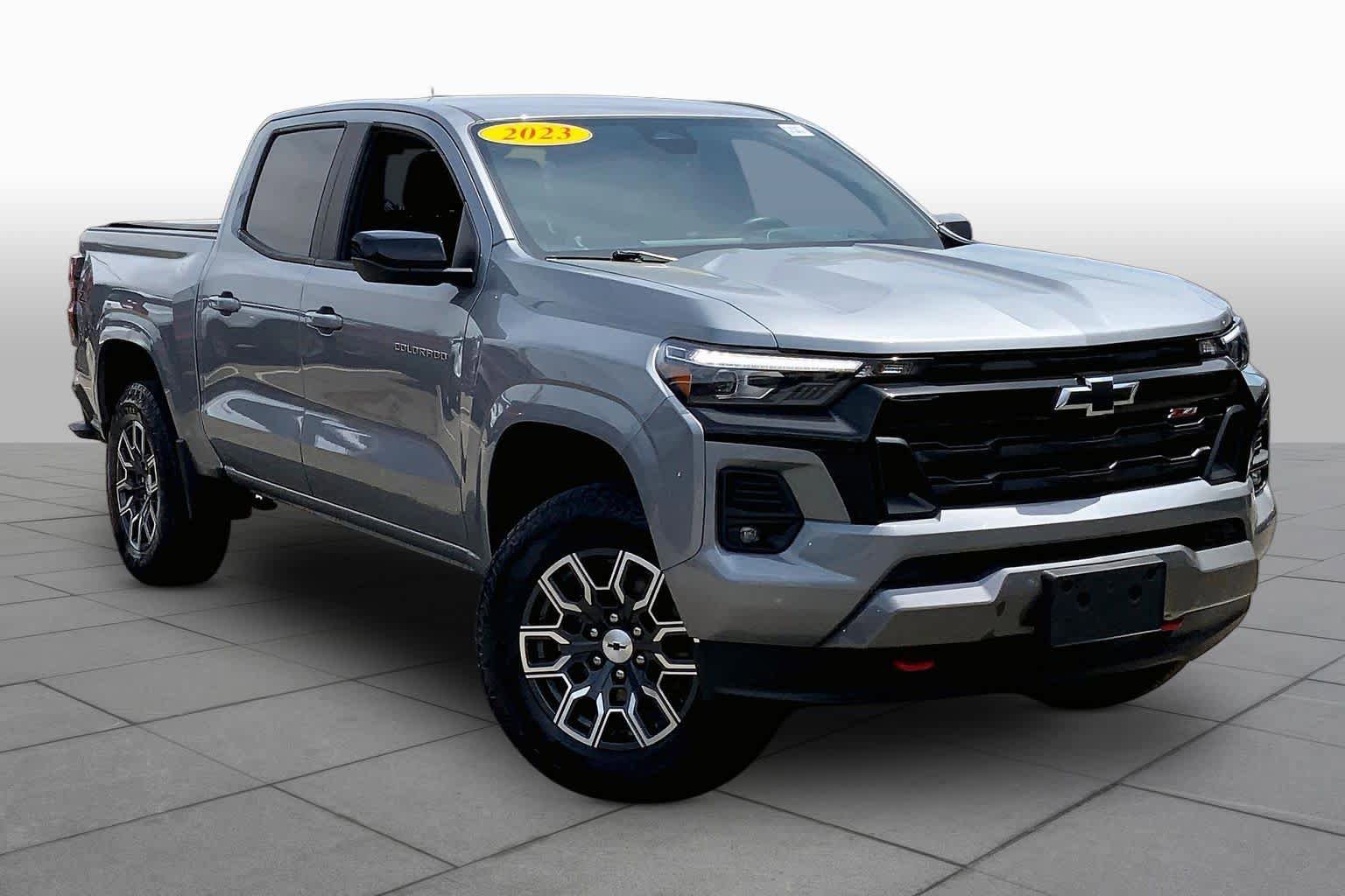 Used 2023 Chevrolet Colorado Z71 w/ Z71 Convenience Package 2 AWD/4WD image 3